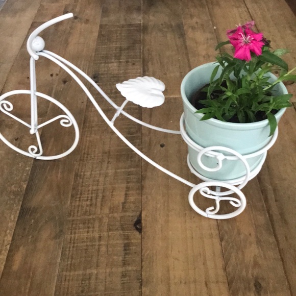 Bicycle Planter With Pot 🌷New - Picture 5 of 12